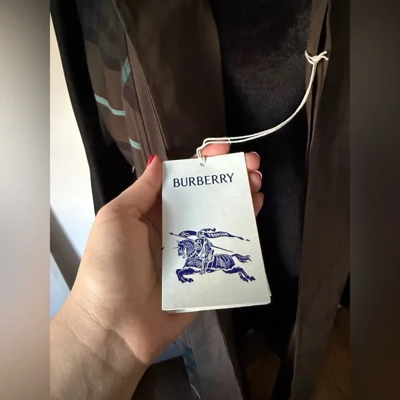 Burberry Bradford Belted-Waist Reversible Trench Coat - Picture 8 of 16